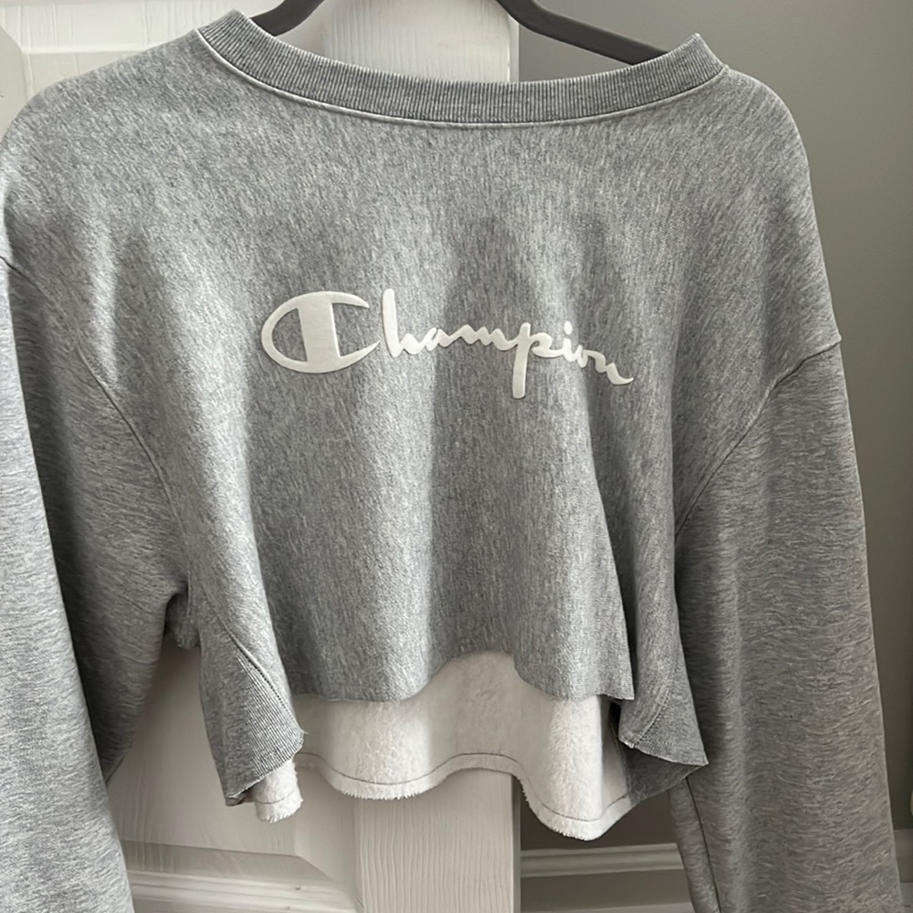 cropped champion sweatshirt